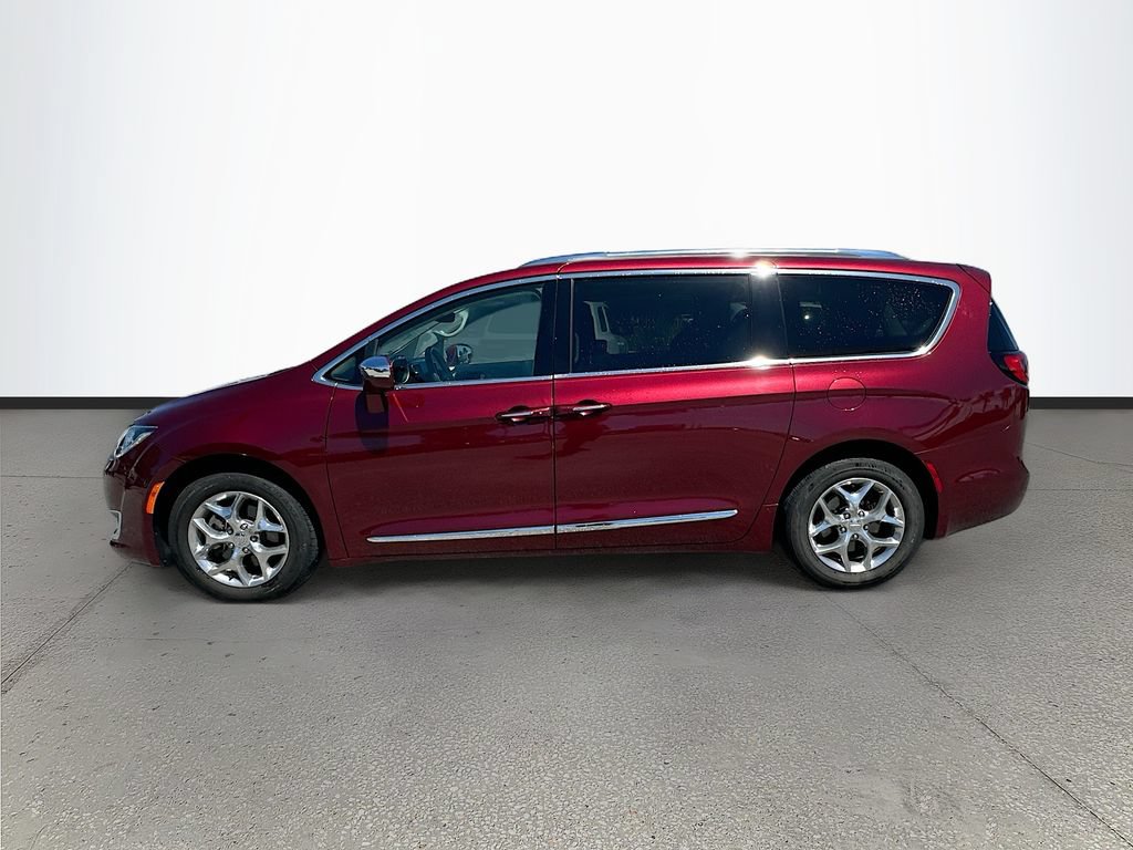 Used 2017 Chrysler Pacifica Limited w/ UConnect Theater Package FWD image 4