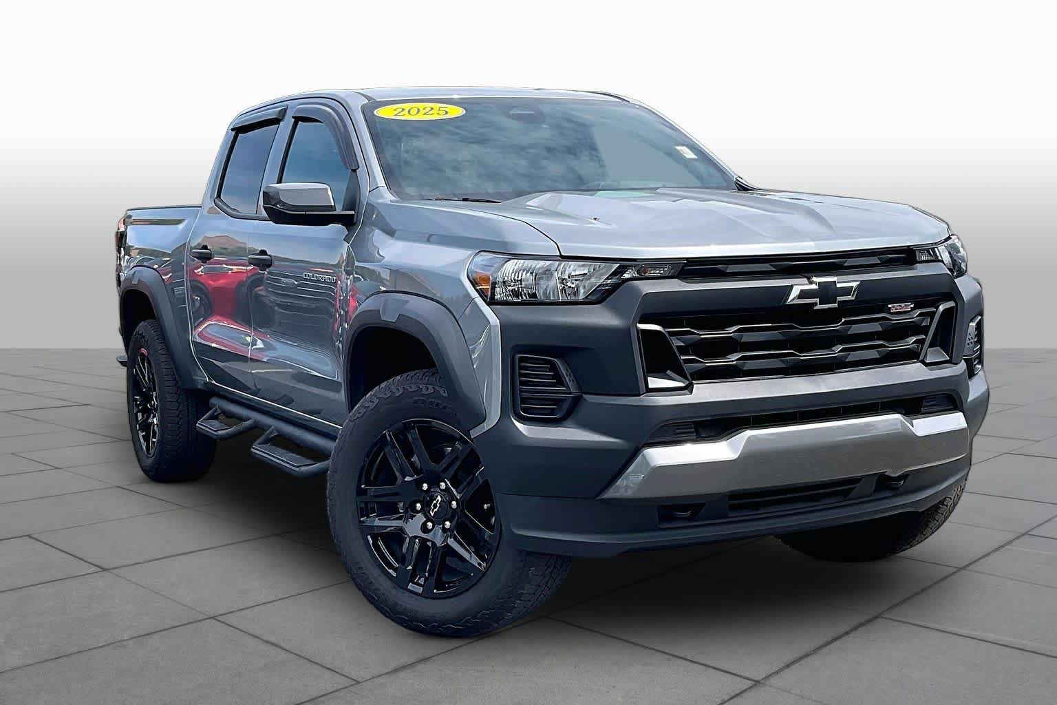 Certified 2025 Chevrolet Colorado Trail Boss AWD/4WD image 3