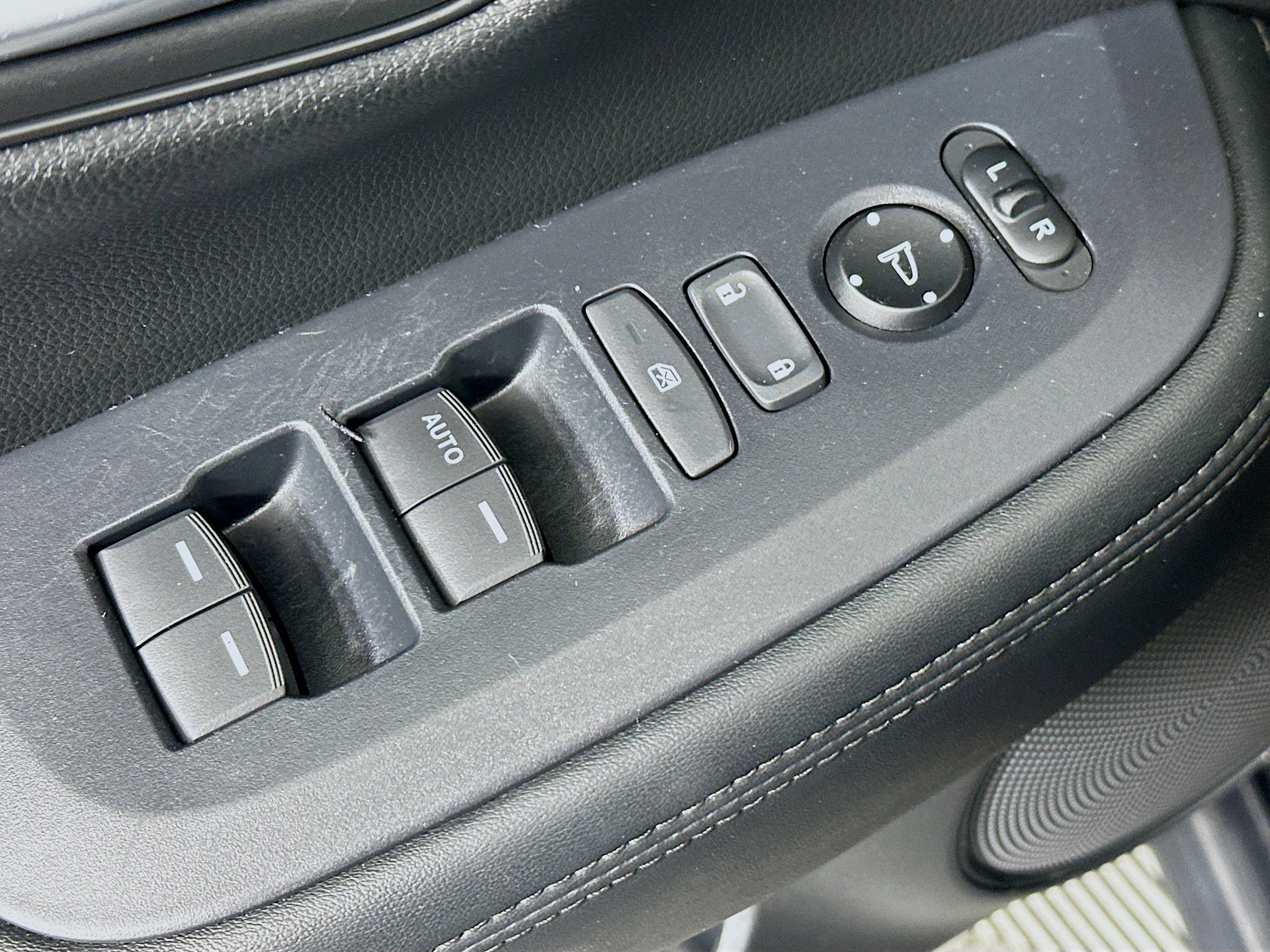 Used 2024 Honda HR-V LX image 15