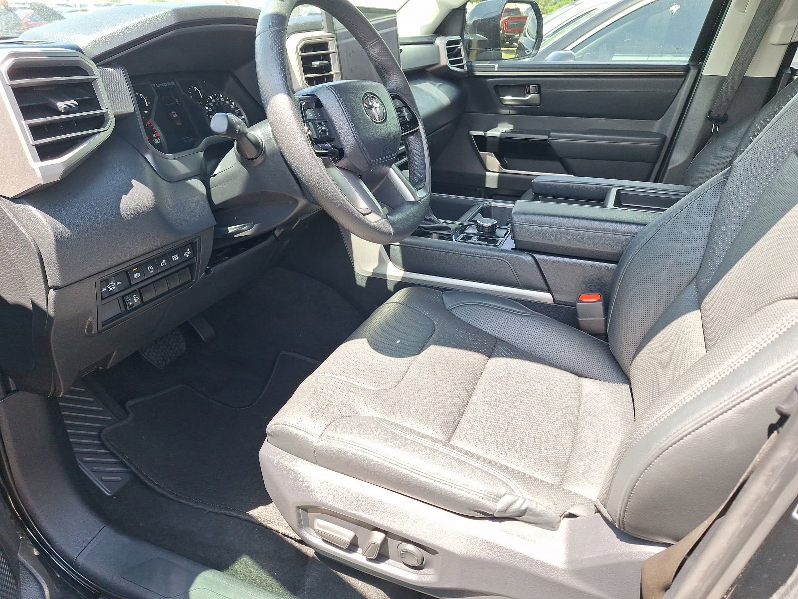 Used 2022 Toyota Tundra Limited AWD/4WD image 15