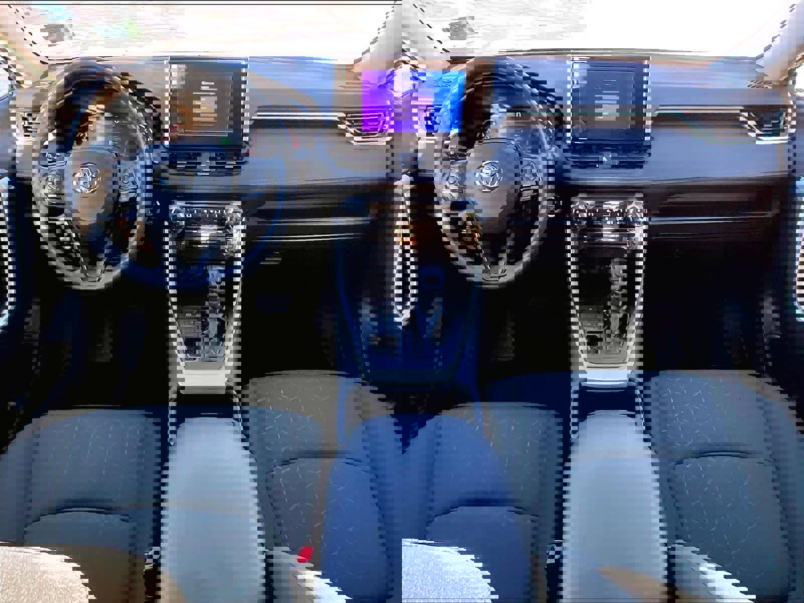 Used 2024 Toyota RAV4 XLE image 21