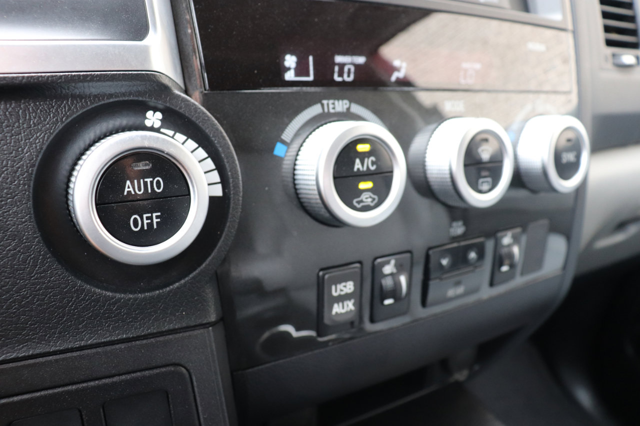 Used 2018 Toyota Sequoia Limited image 58