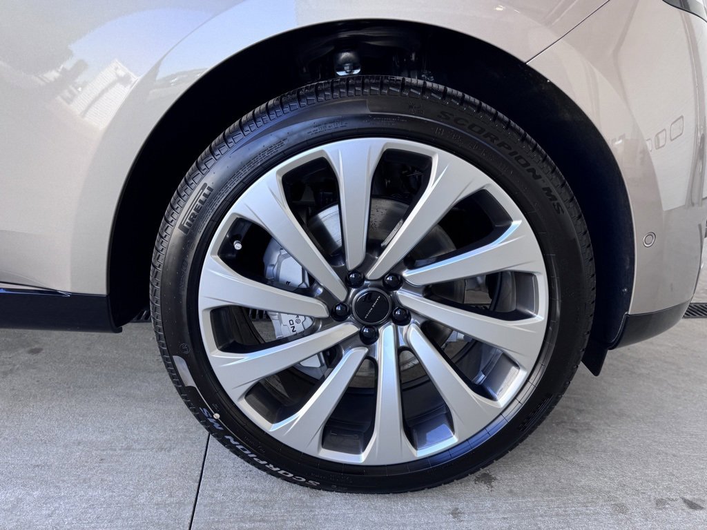 New 2026 Land Rover Range Rover SE image 28