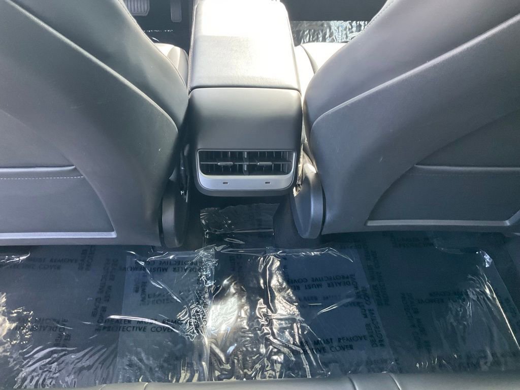 Used 2021 Tesla Model Y Long Range image 35