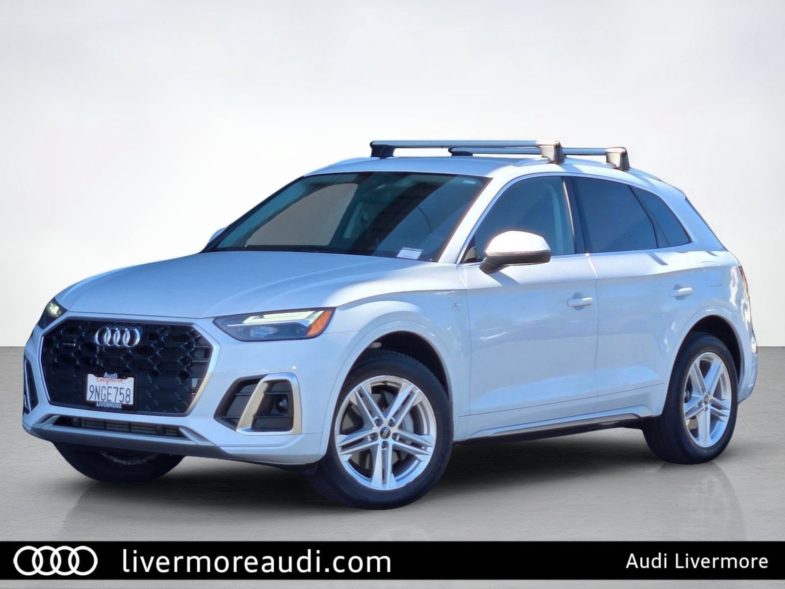 Used 2024 Audi Q5 e Premium w/ Convenience Package AWD/4WD image 1