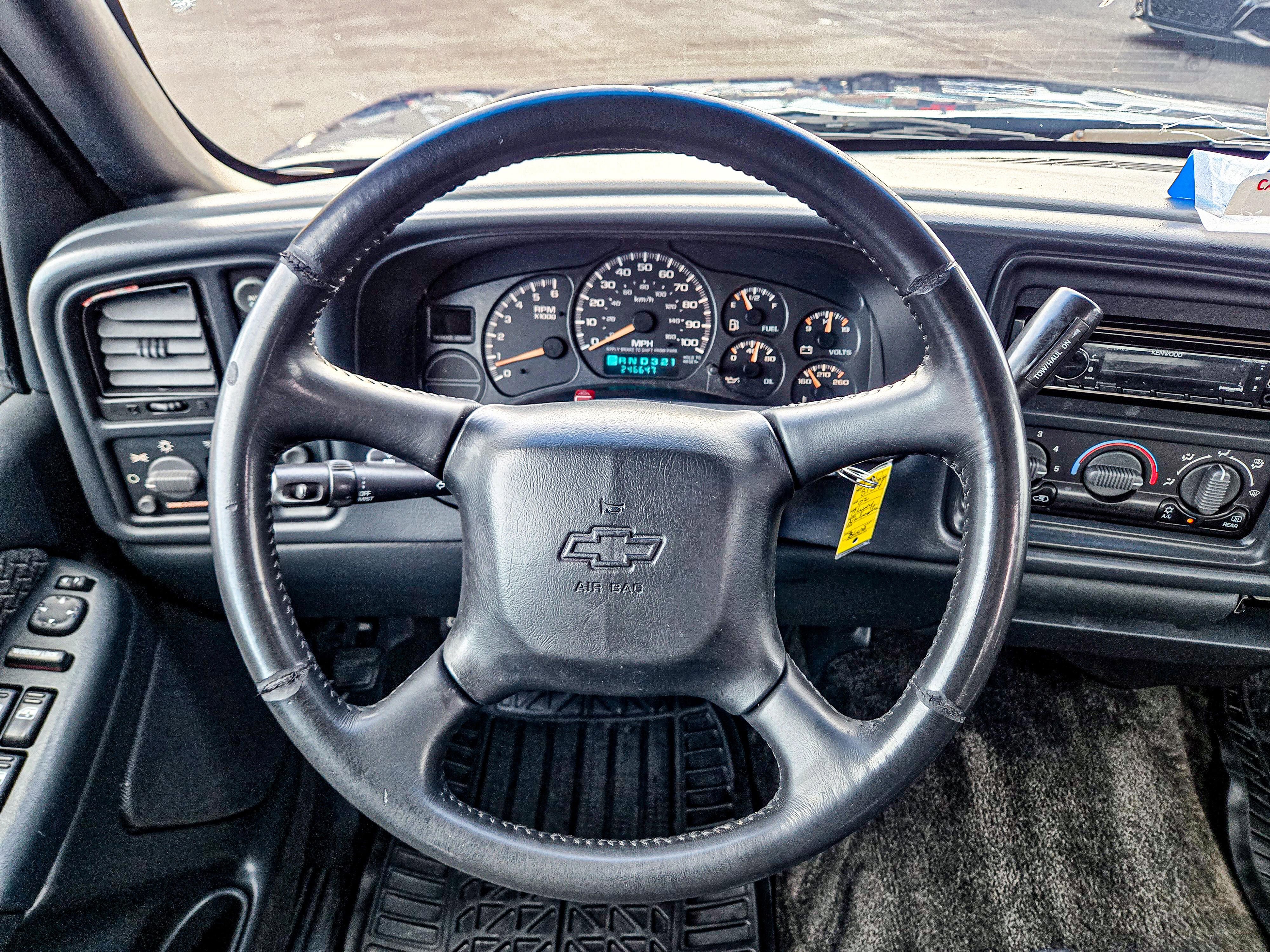 Used 2002 Chevrolet Avalanche 4x4 image 16