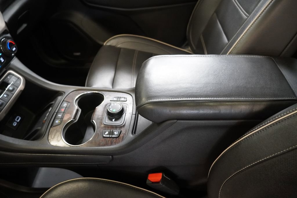 Used 2020 GMC Acadia Denali w/ Trailering Package AWD/4WD image 24