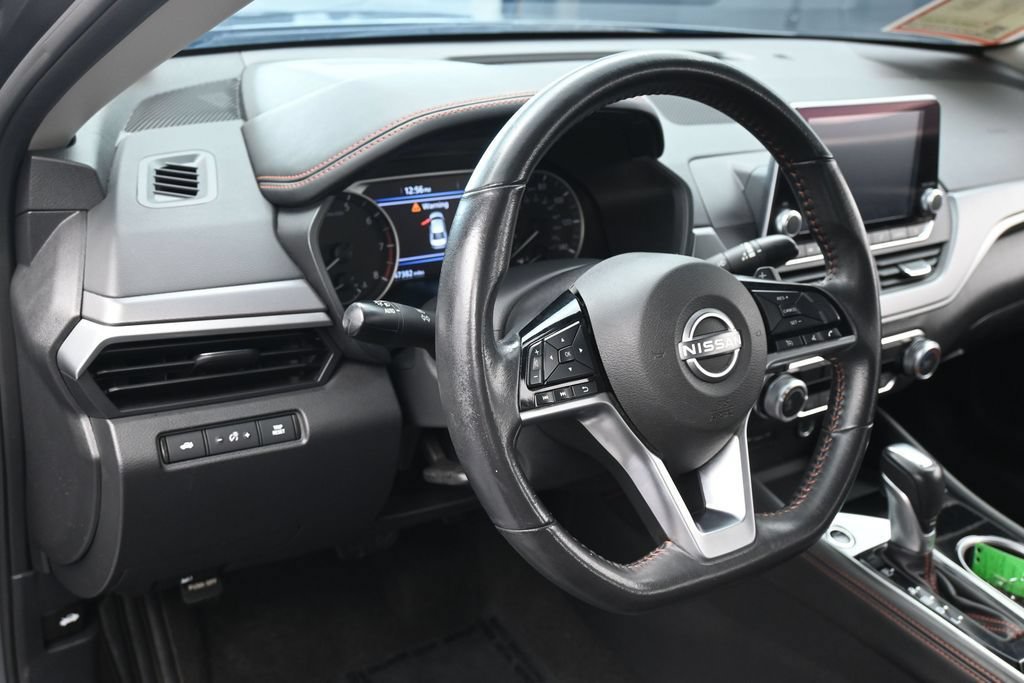 Used 2024 Nissan Altima 2.5 SR FWD image 15