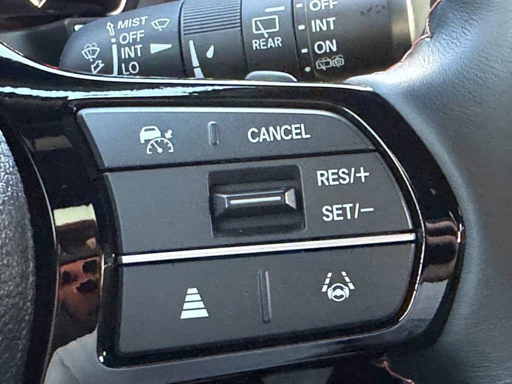 Used 2025 Honda Pilot Sport image 29