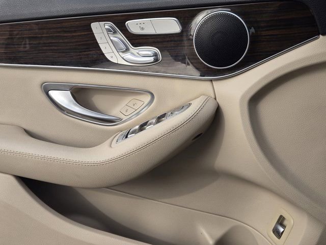 Used 2020 Mercedes-Benz C 300 Sedan image 23