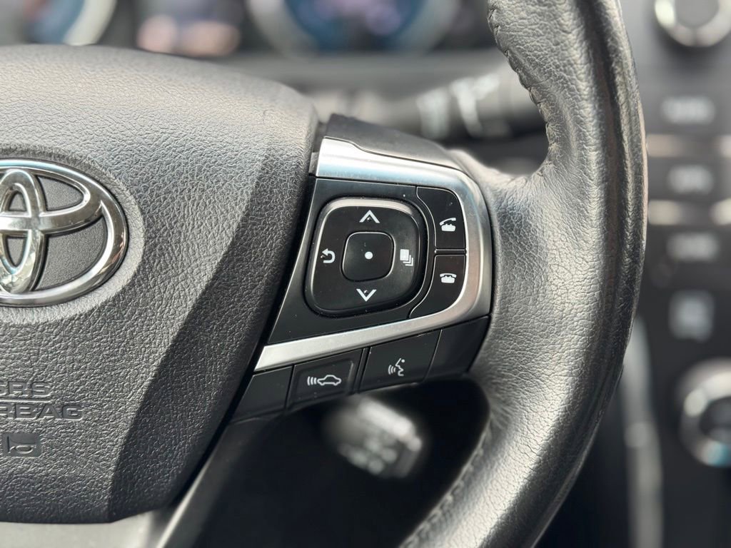 Used 2015 Toyota Camry XLE w/ Advanced Technology Package image 32