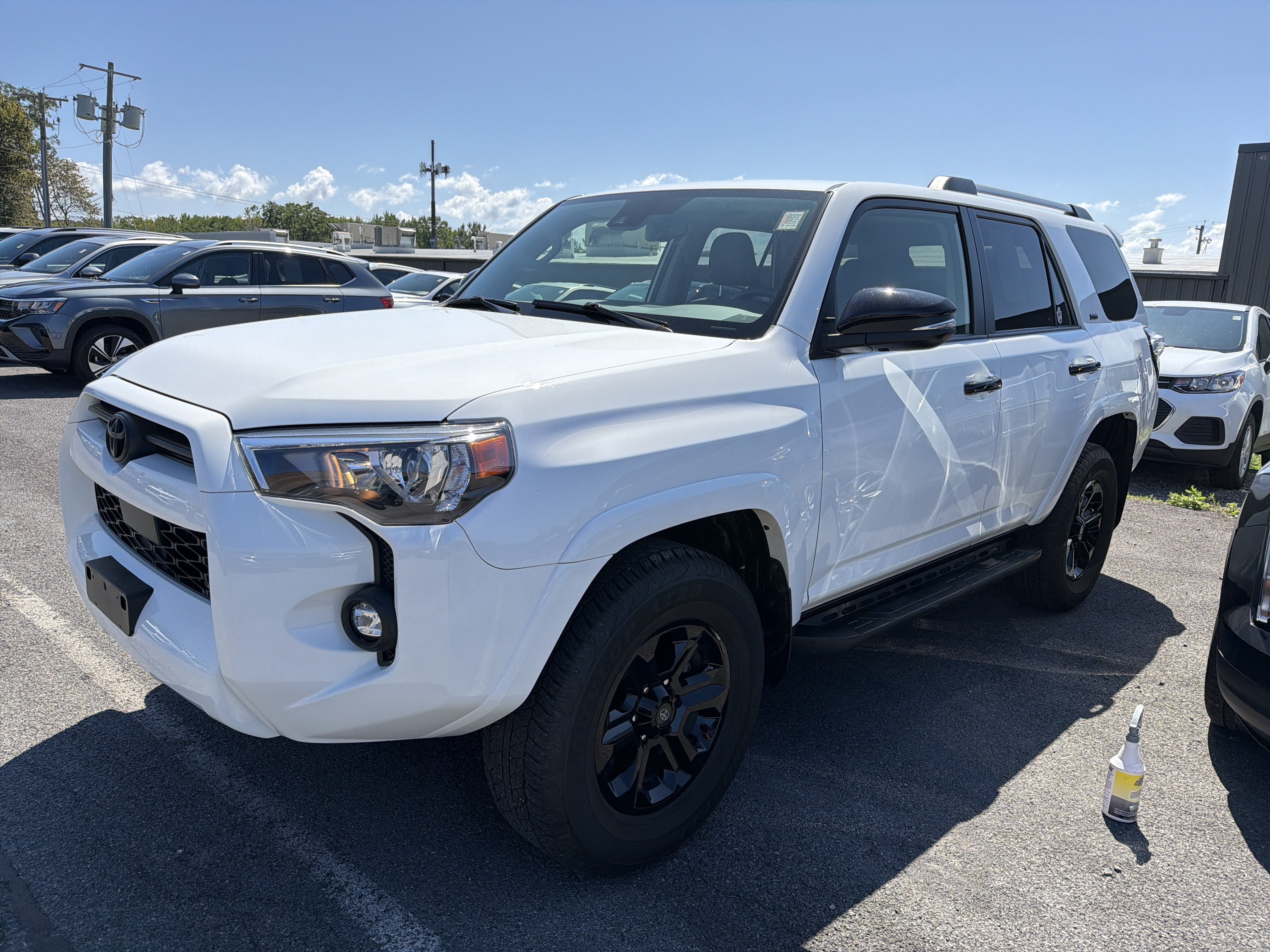 Used 2023 Toyota 4Runner SR5 Premium w/ Moonroof Package AWD/4WD image 4