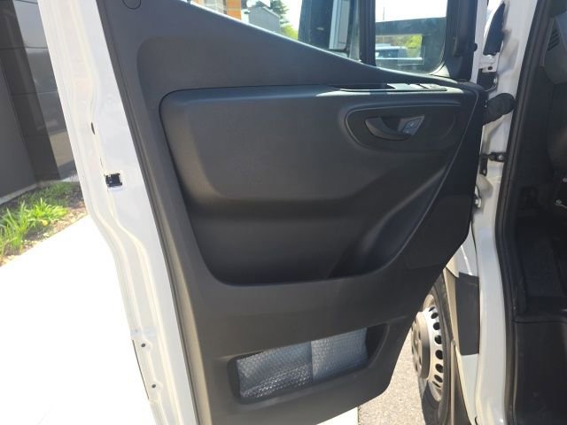 Used 2023 Mercedes-Benz Sprinter 3500 image 10