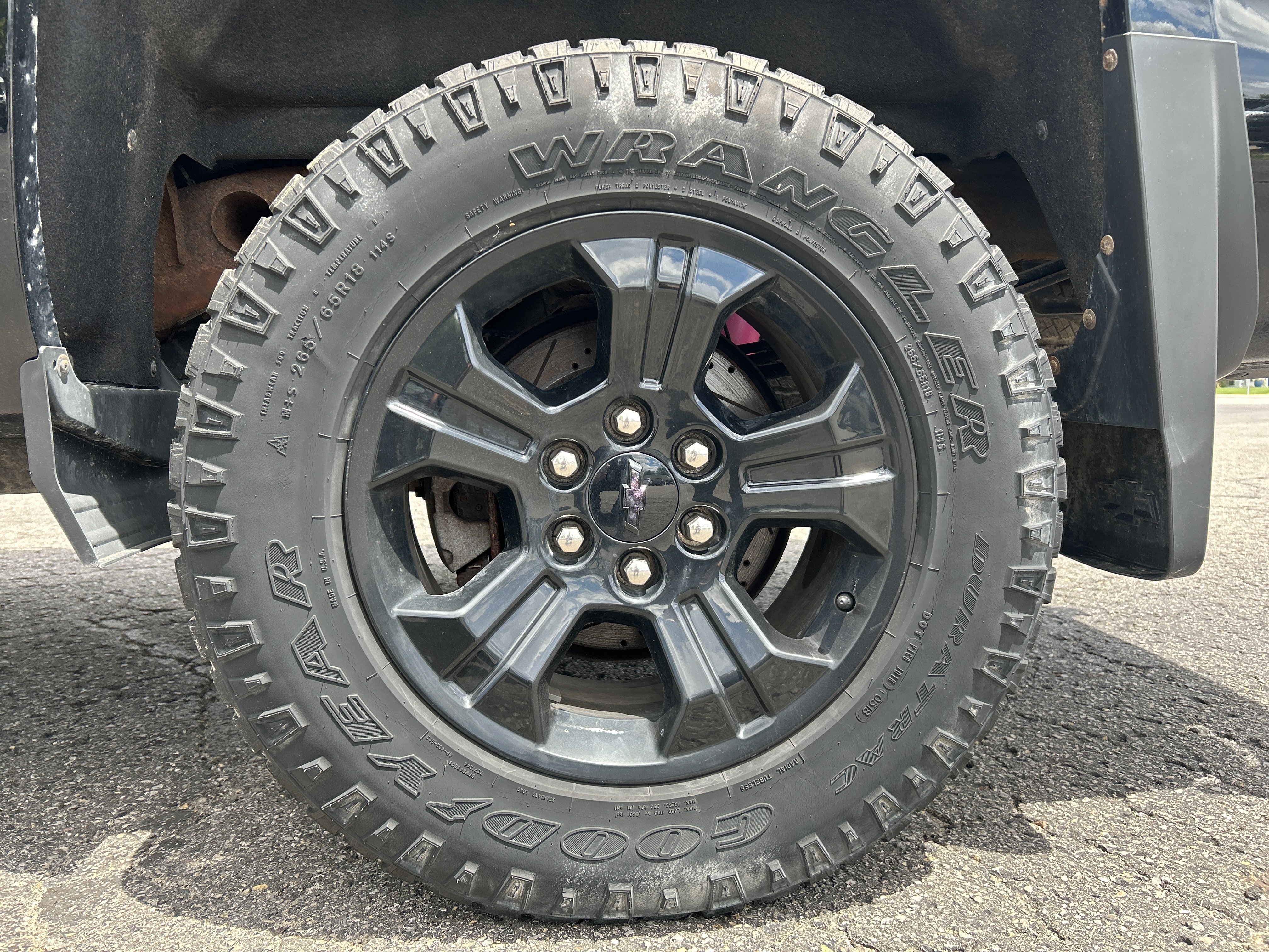 Used 2018 Chevrolet Silverado 1500 LT w/ Midnight Edition AWD/4WD image 22