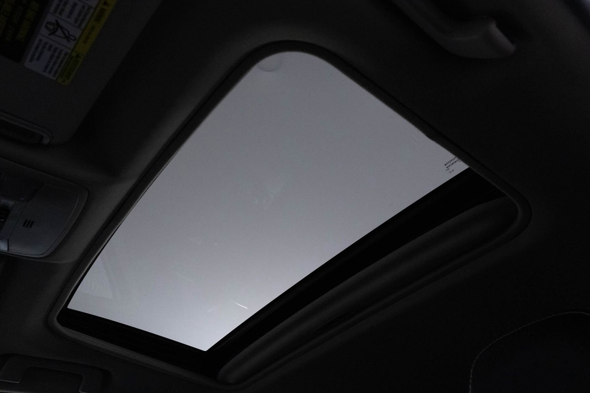 Used 2018 Toyota RAV4 Limited w/ All Weather Liner Package image 31