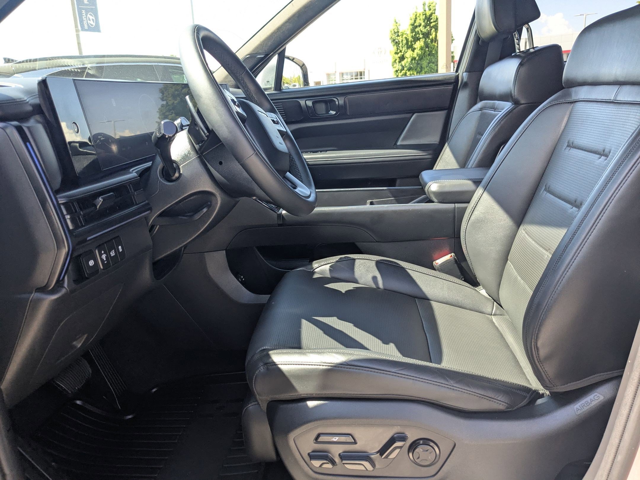 Used 2025 Hyundai Santa Fe Calligraphy AWD/4WD image 16