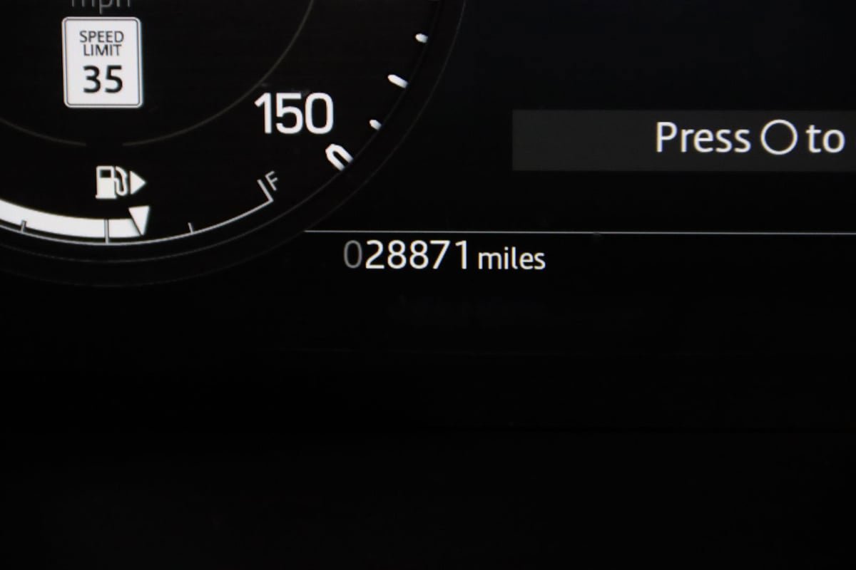 Used 2025 Land Rover Defender 110 S image 16