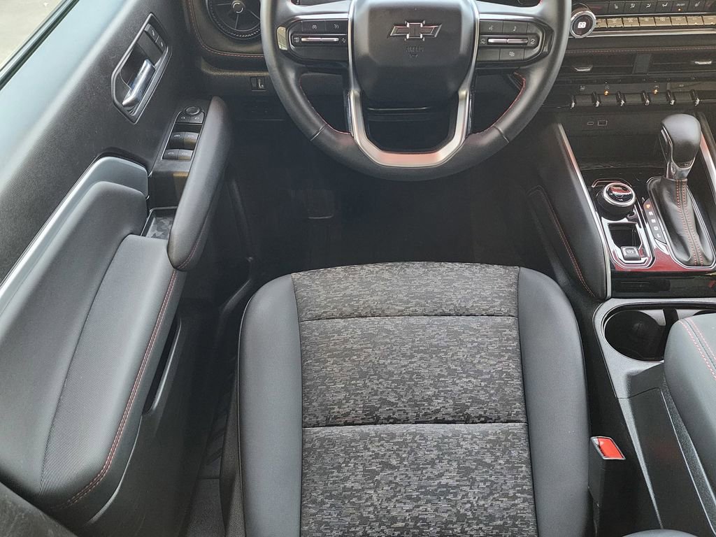 Used 2024 Chevrolet Colorado Z71 w/ Z71 Convenience Package 2 image 10