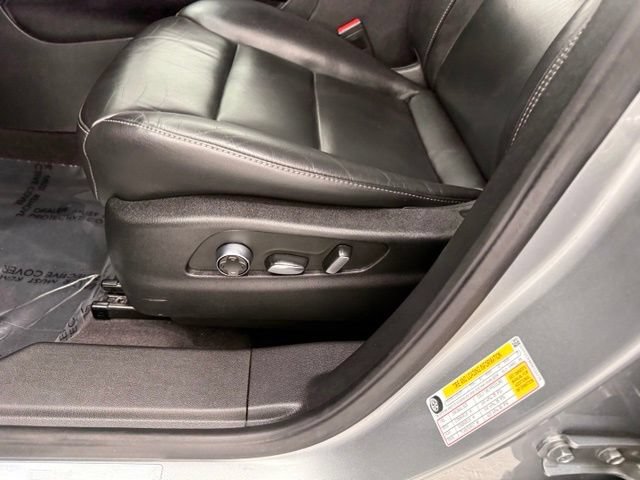 Used 2025 Cadillac XT4 Premium Luxury FWD image 13