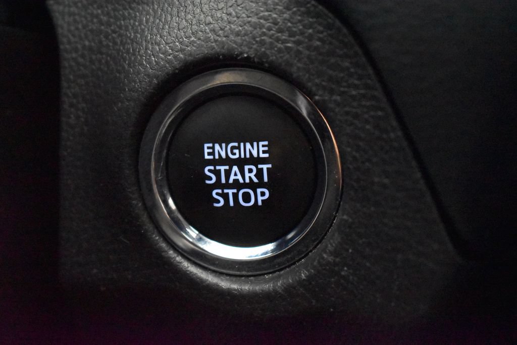Used 2025 Toyota RAV4 XLE AWD/4WD image 18