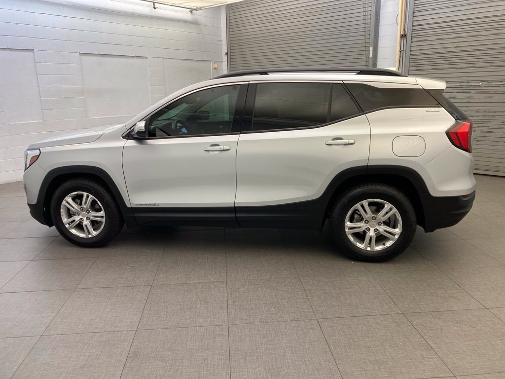 Used 2020 GMC Terrain SLE w/ Driver Convenience Package FWD image 5