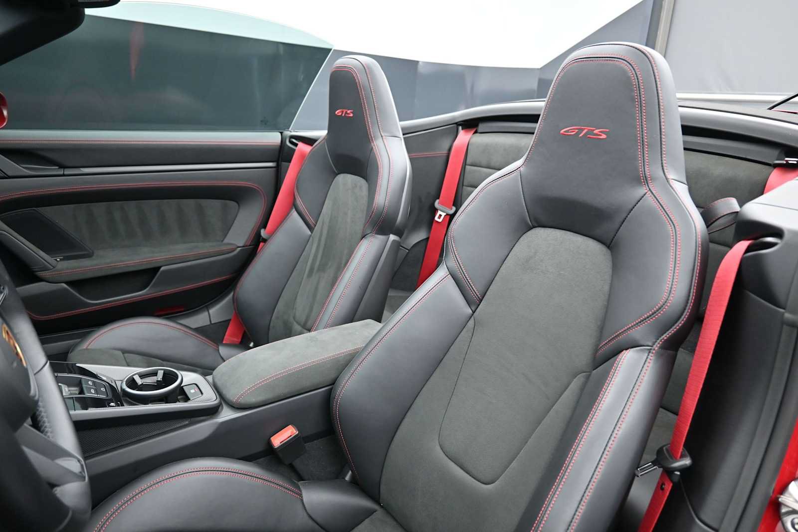 Certified 2024 Porsche 911 Carrera GTS RWD image 5