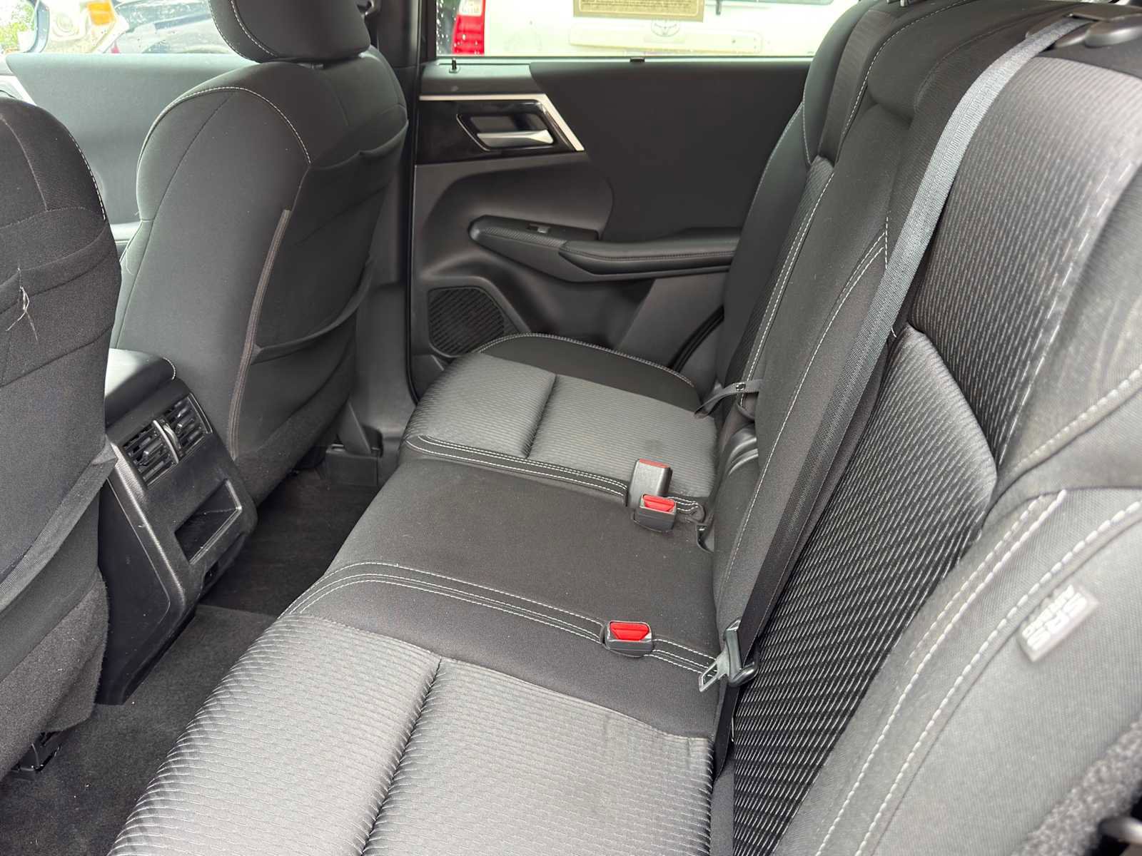 Used 2022 Mitsubishi Outlander ES image 24