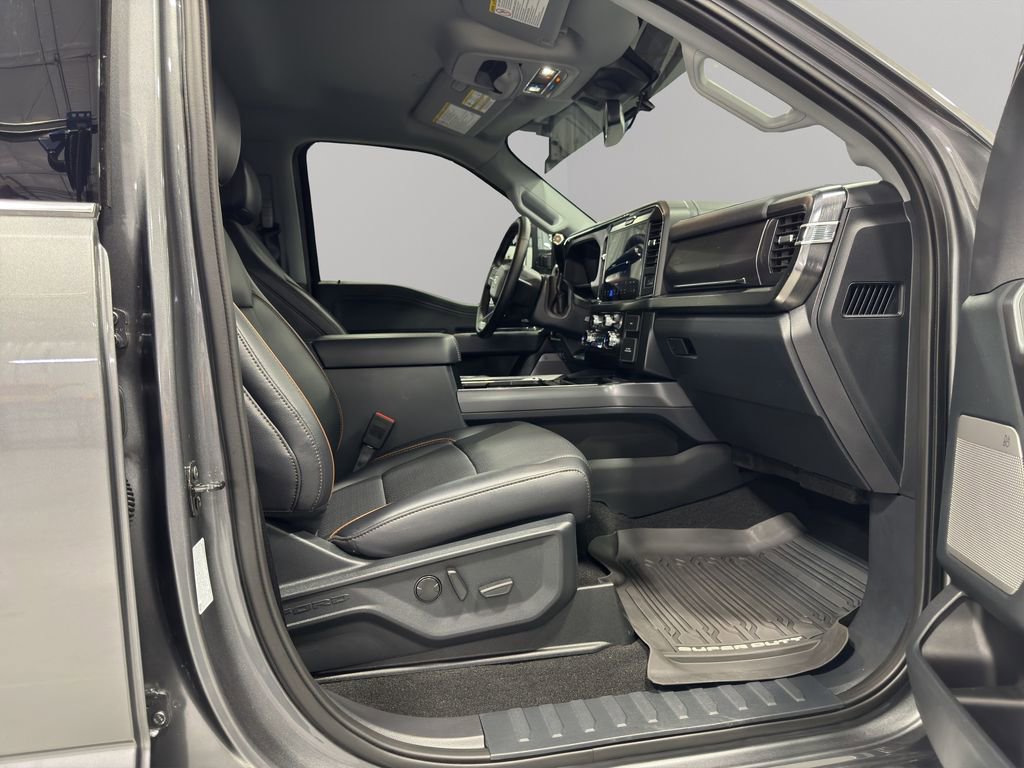 Used 2025 Ford F250 Lariat w/ Chrome Package image 11