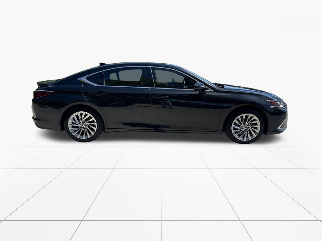 Used 2022 Lexus ES 350 Ultra Luxury w/ Accessory Package 2 FWD image 9