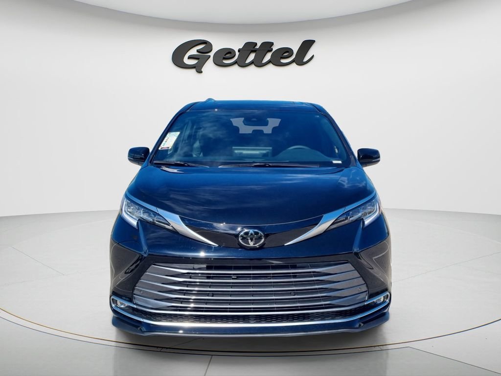 New 2026 Toyota Sienna Limited FWD image 2