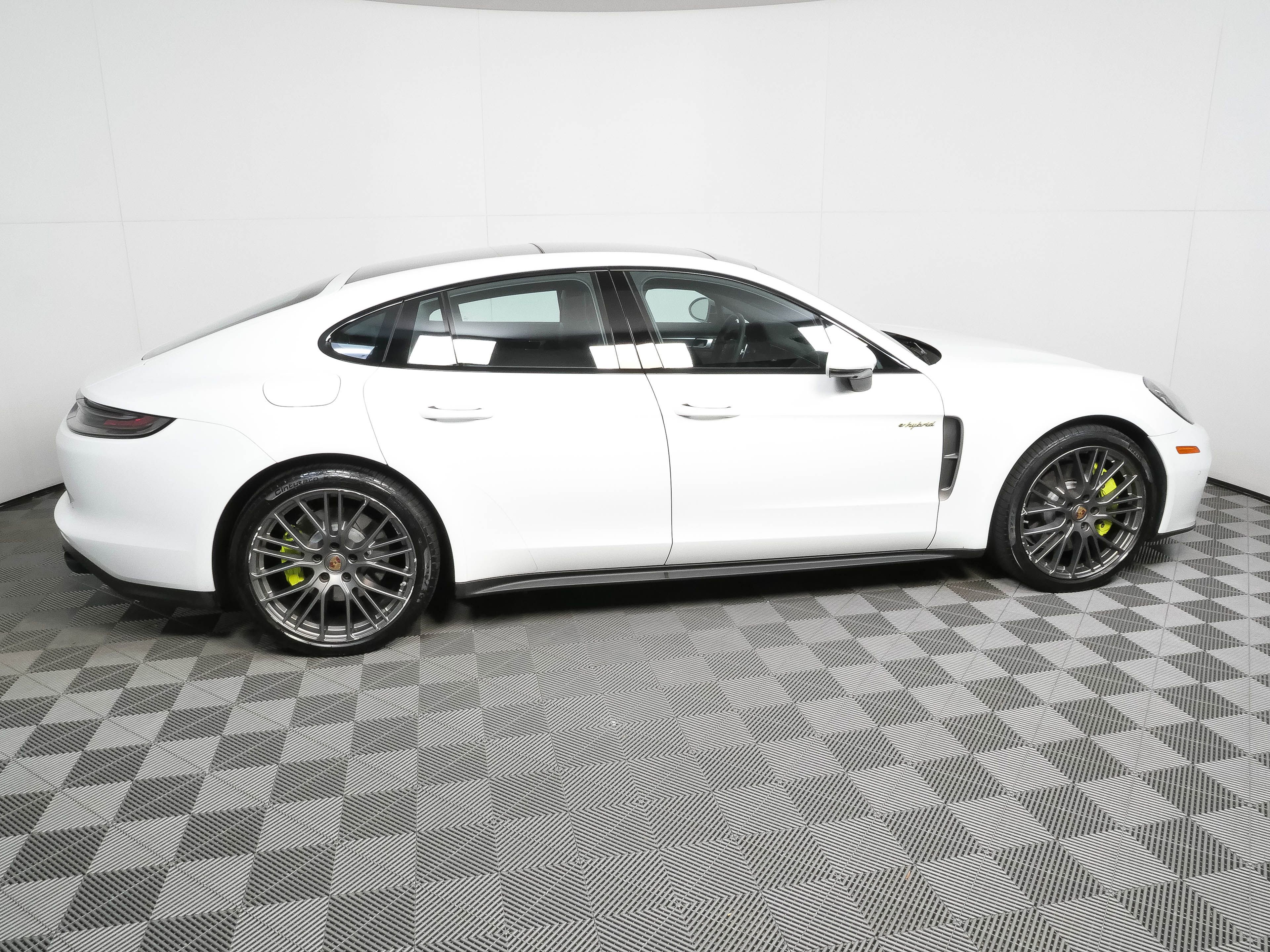 Certified 2023 Porsche Panamera AWD/4WD image 28