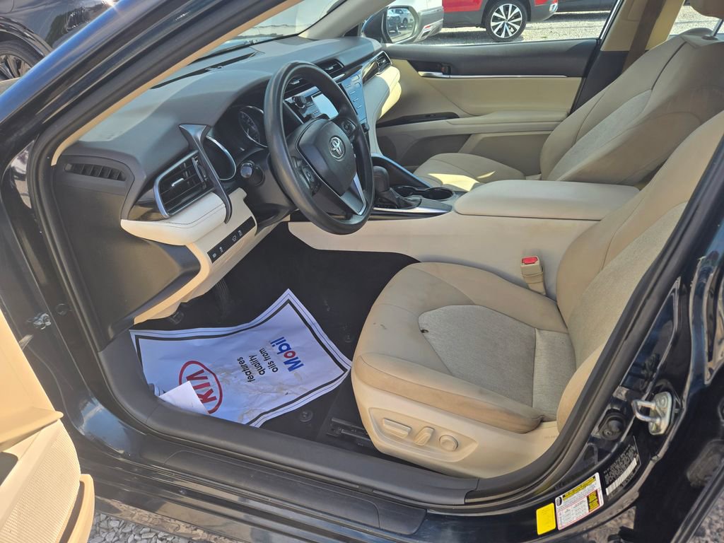 Used 2020 Toyota Camry LE FWD image 6
