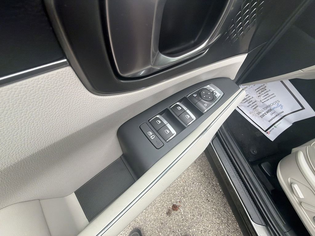 Used 2025 Kia Sorento EX AWD/4WD image 13