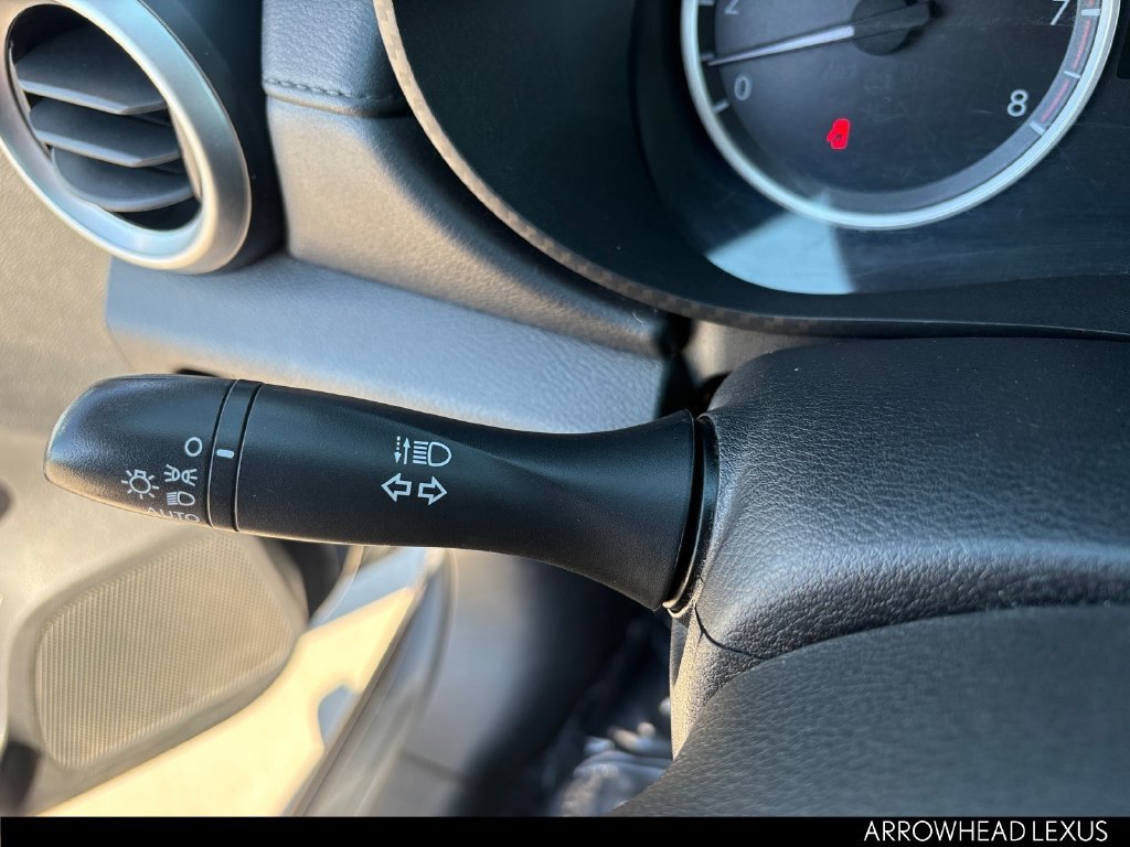 Used 2020 Nissan Versa S FWD image 26
