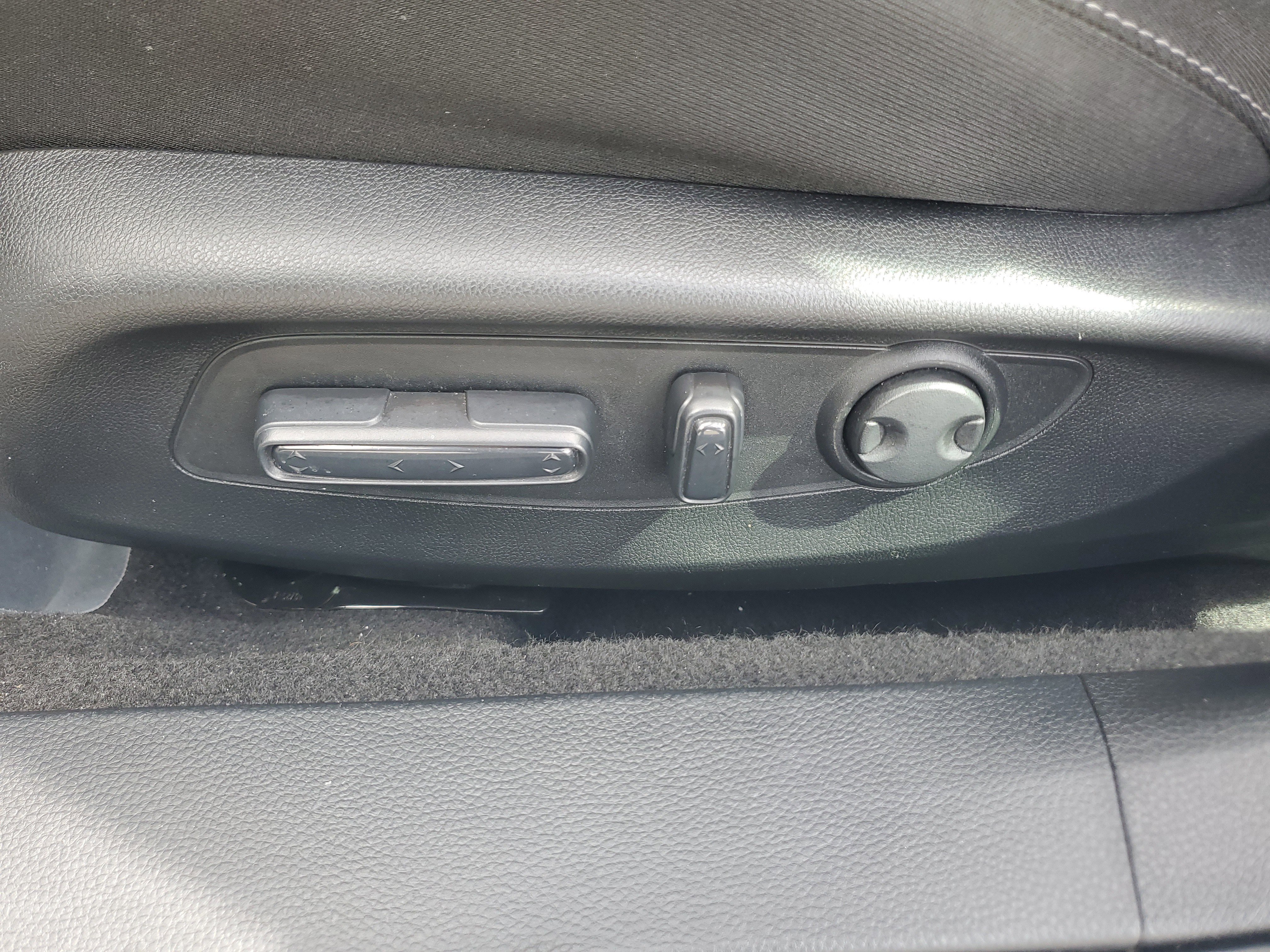 Used 2023 Honda Accord EX image 12