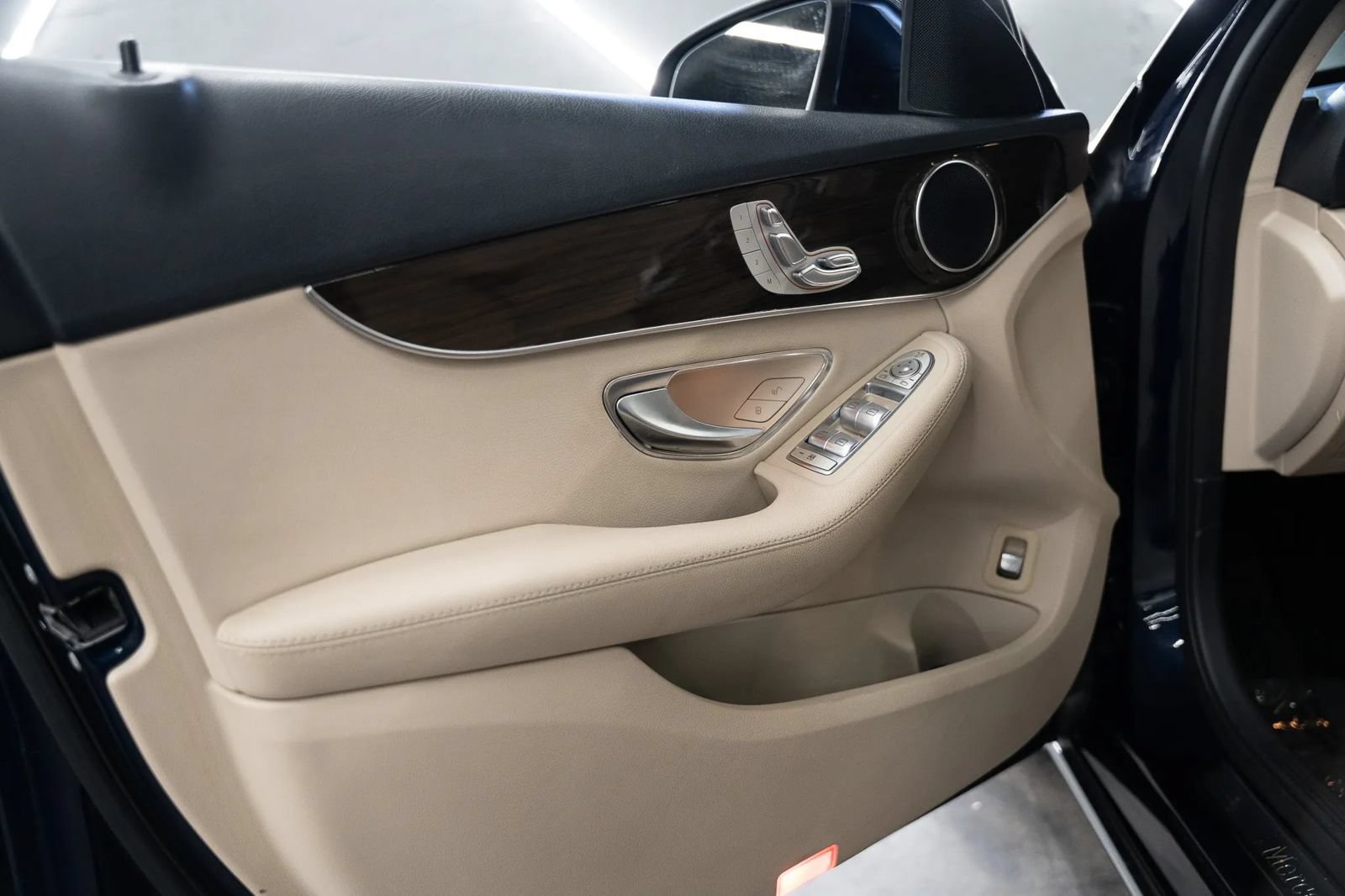 Used 2019 Mercedes-Benz C 300 Sedan image 43