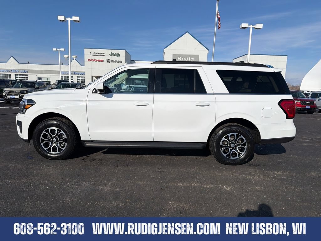 Used 2024 Ford Expedition Max XLT AWD/4WD image 2