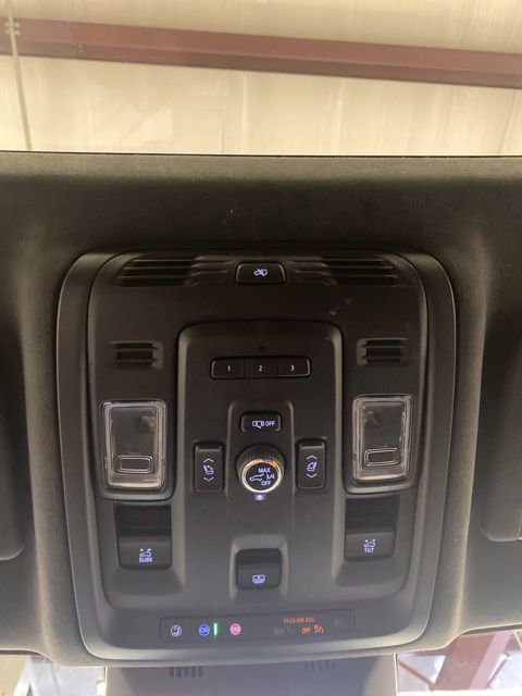 Used 2021 Cadillac Escalade Premium Luxury Platinum w/ Heavy-Duty Trailer Package image 14