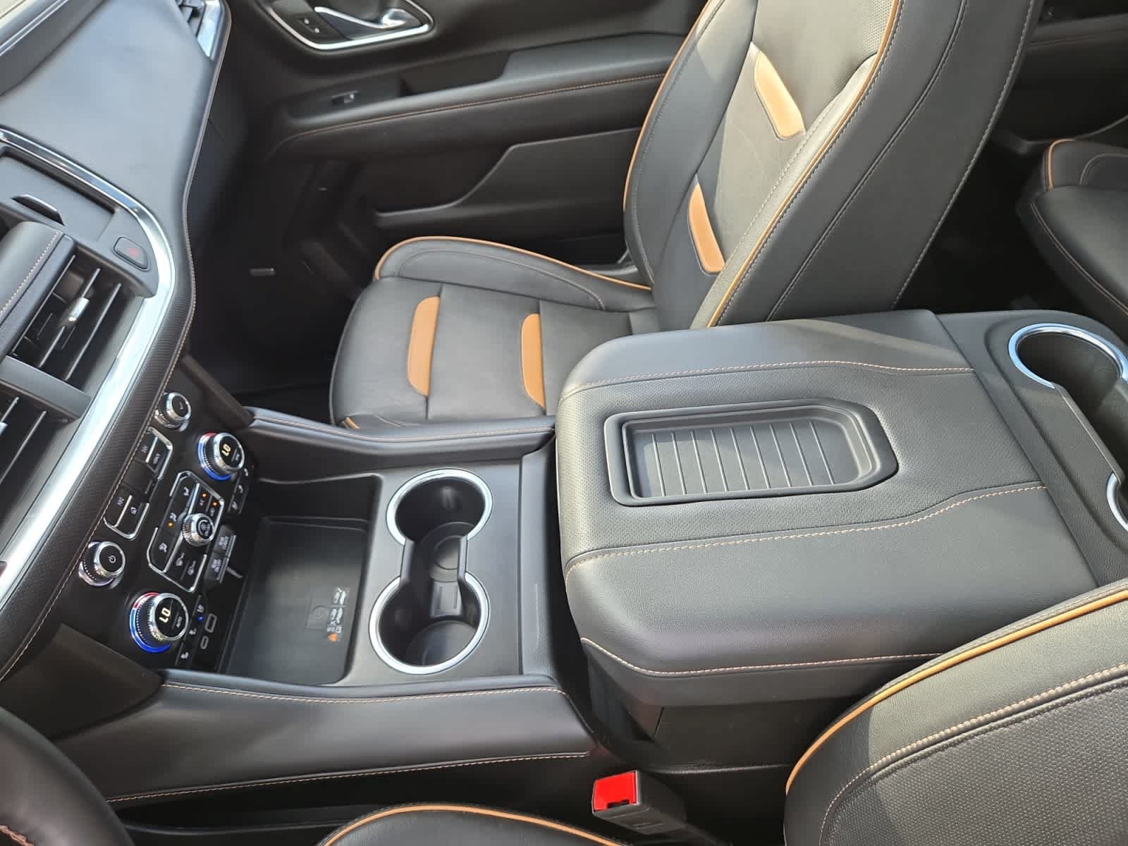 Used 2023 GMC Yukon AT4 w/ AT4 Premium Package AWD/4WD image 42