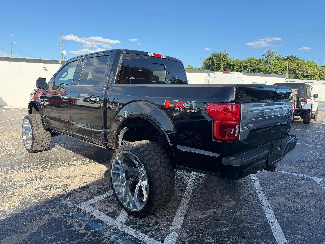 Used 2018 Ford F150 Platinum w/ Equipment Group 701A Luxury AWD/4WD image 5
