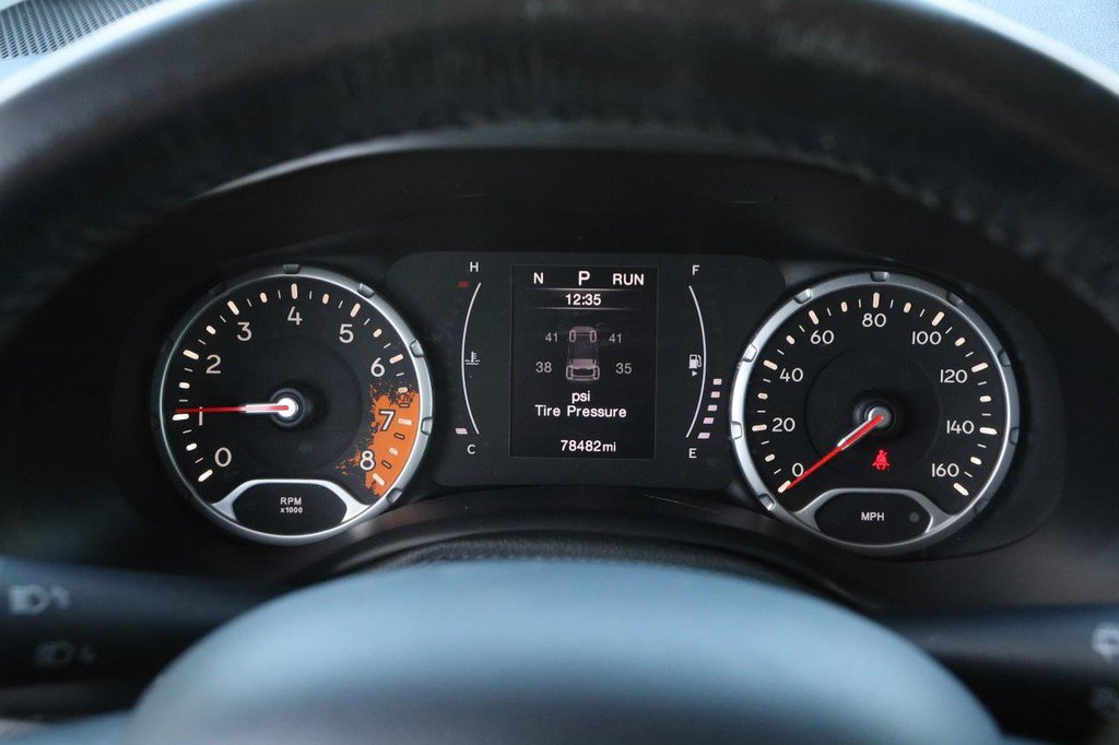 Used 2017 Jeep Renegade Latitude image 13