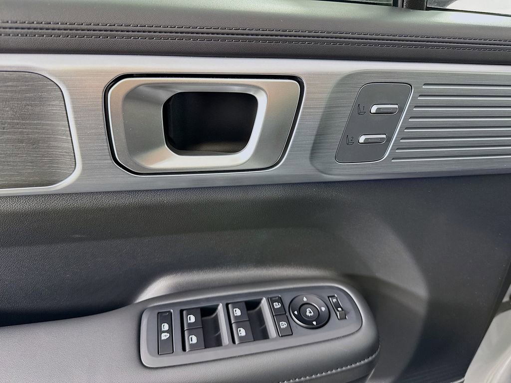 Certified 2026 Hyundai Santa Fe Limited image 18