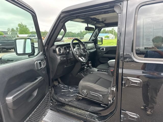 Used 2018 Jeep Wrangler Unlimited Sahara AWD/4WD image 10