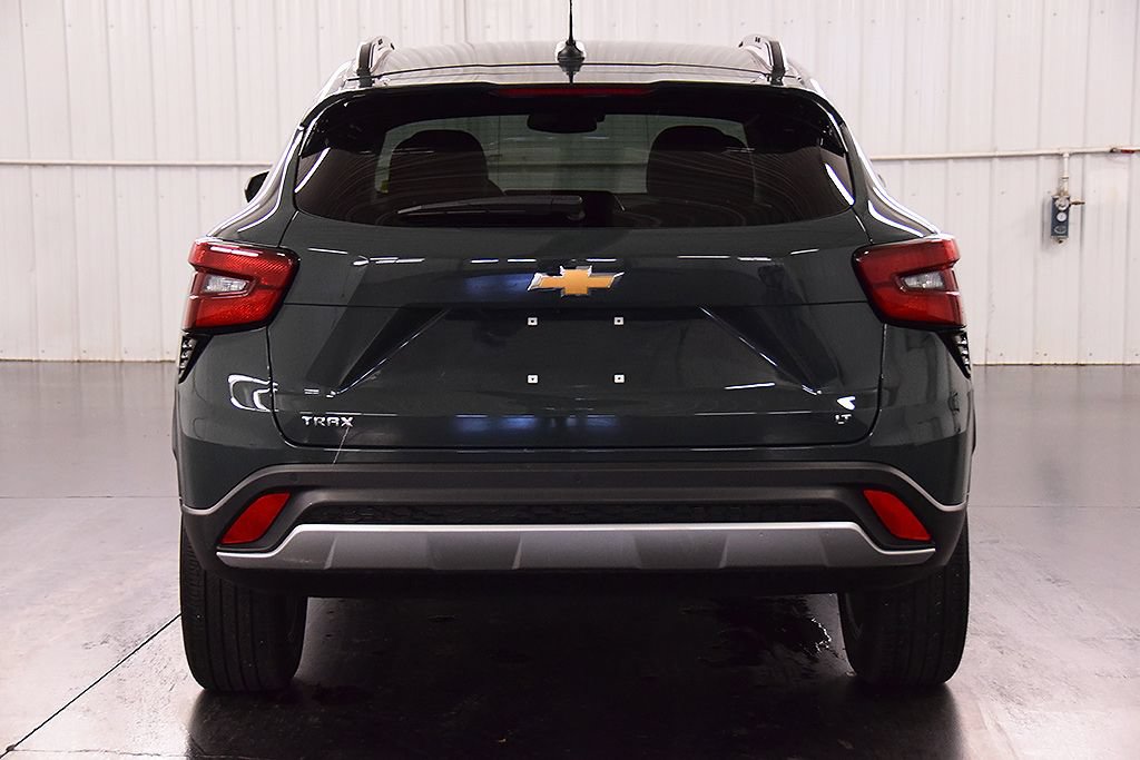 Used 2025 Chevrolet Trax LT w/ Driver Confidence Package FWD image 7