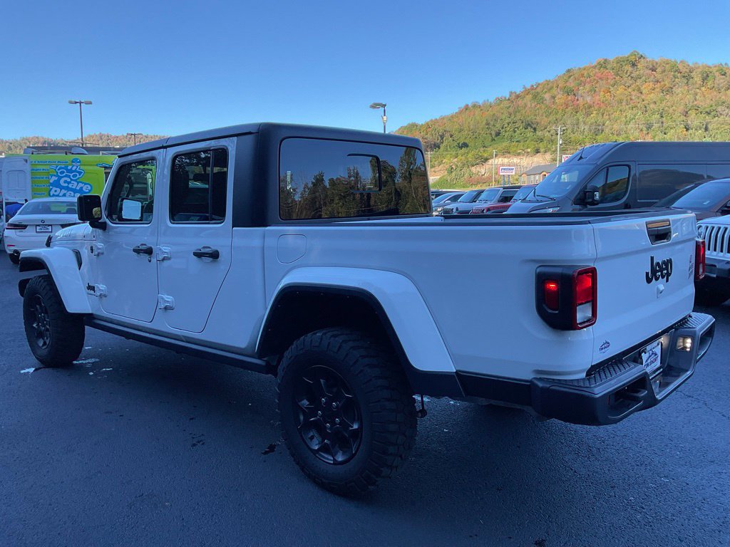 Used 2023 Jeep Gladiator Sport AWD/4WD image 4