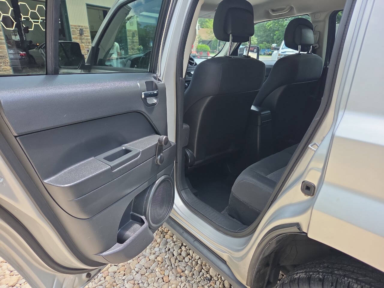 Used 2012 Jeep Patriot Sport w/ Tire & Wheel Group AWD/4WD image 10