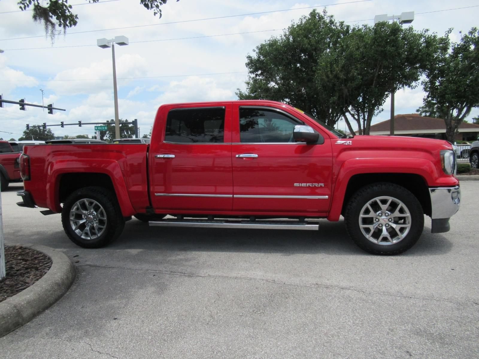 Used 2018 GMC Sierra 1500 SLT w/ SLT Premium Package AWD/4WD image 2