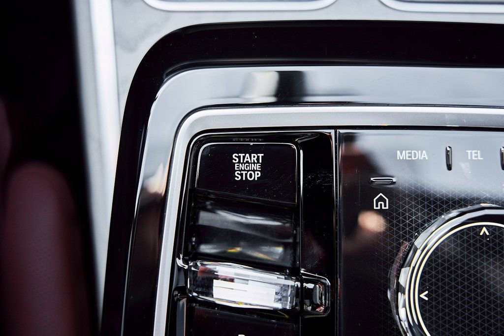 Used 2025 BMW 760i xDrive w/ Premium Package image 71