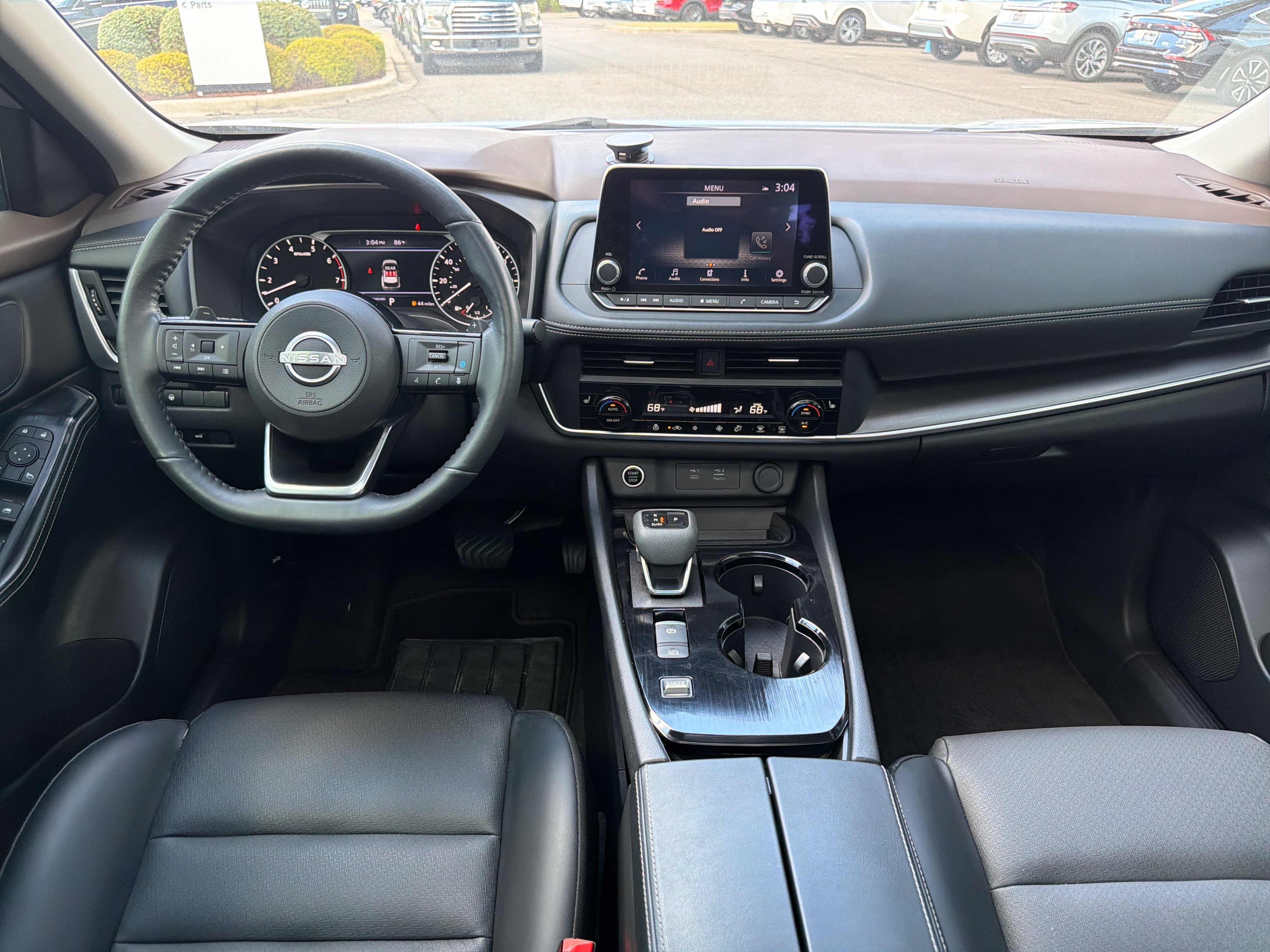 Used 2023 Nissan Rogue SV w/ SV Premium B Package FWD image 2