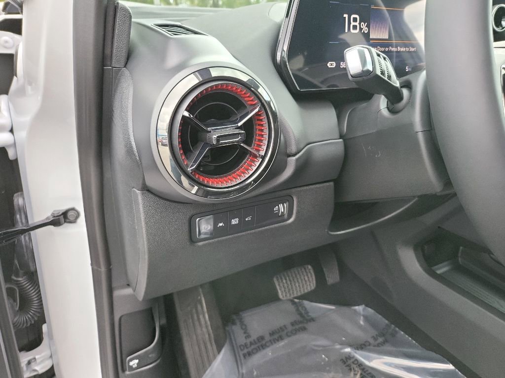 New 2025 Chevrolet Equinox EV RS image 24